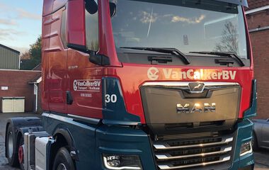 van Calker Transport/grondverzet B.V. MAN 24.470 voorloopas trekker, nieuwe voertuig generatie TGX
