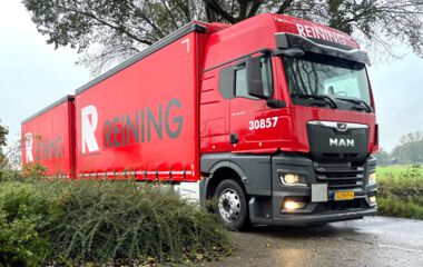Reining MAN TGX 26.470 6x2 LL