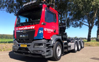 Van Calker B.V. MAN TGS 8x4 triple
